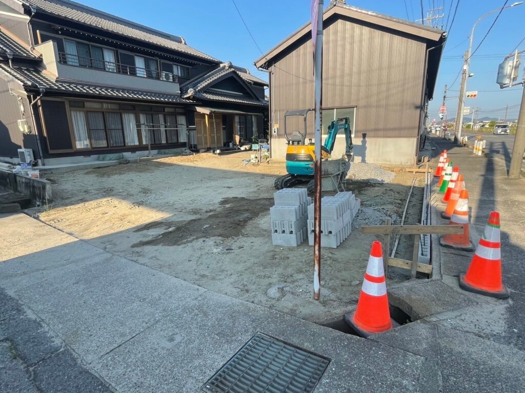 愛知県 高浜市 土間打ち工事 外構 外構工事 カーポート ブロック塀 駐車場土間内工事 エクステリア 擁壁工事 土木工事 リフォーム 造園工事 お庭 ウッドデッキ